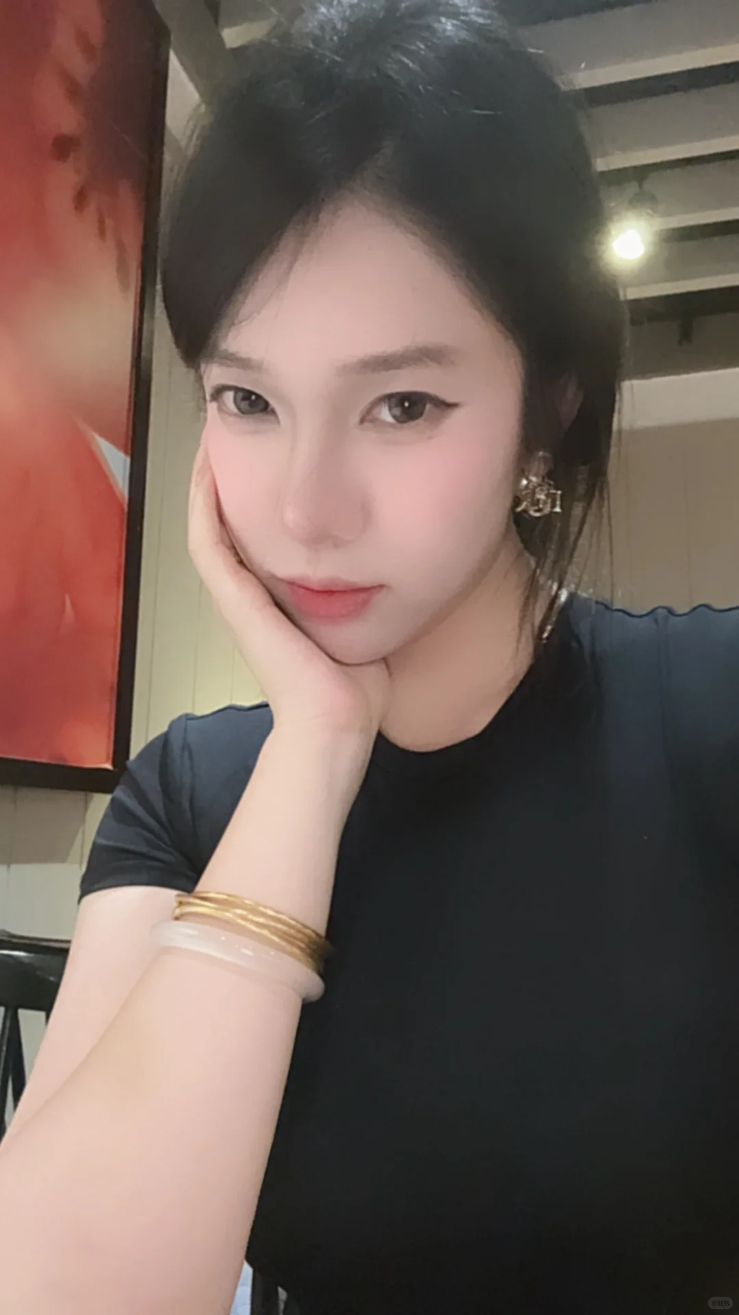 右滑怎么换人了…