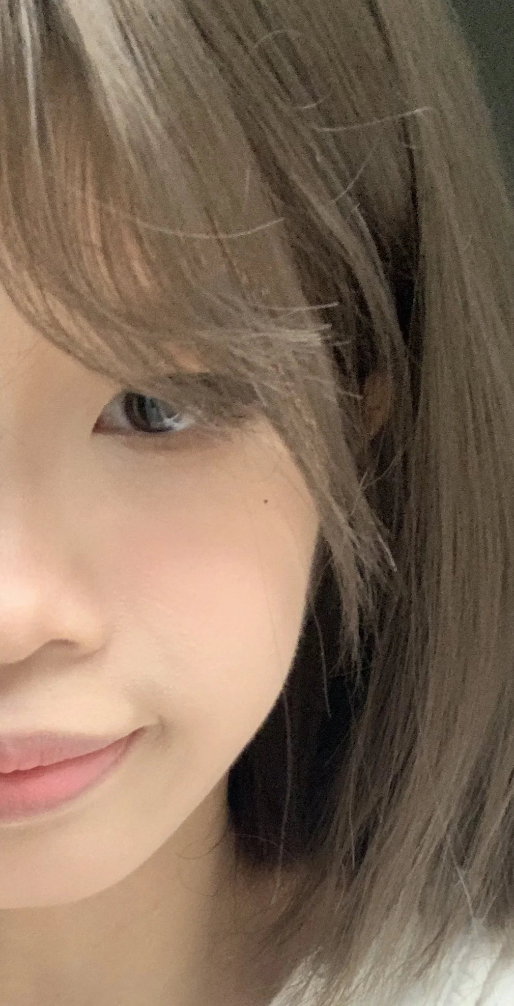 觉得自己半边脸美死了
