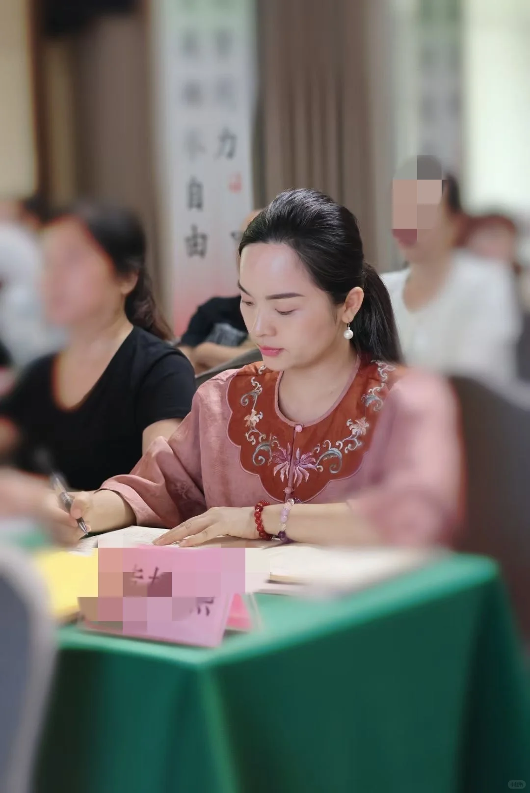 胭脂粉黛，中式温婉大家闺秀感