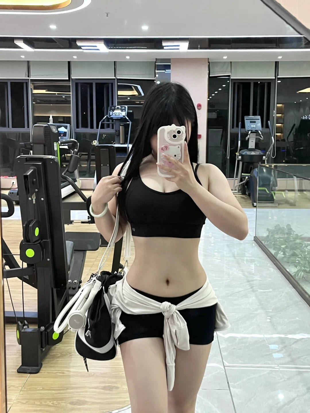 153 100斤 娇小但有曲线