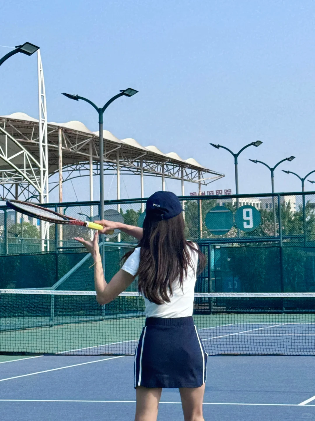 女生打网球的松弛感 🎾