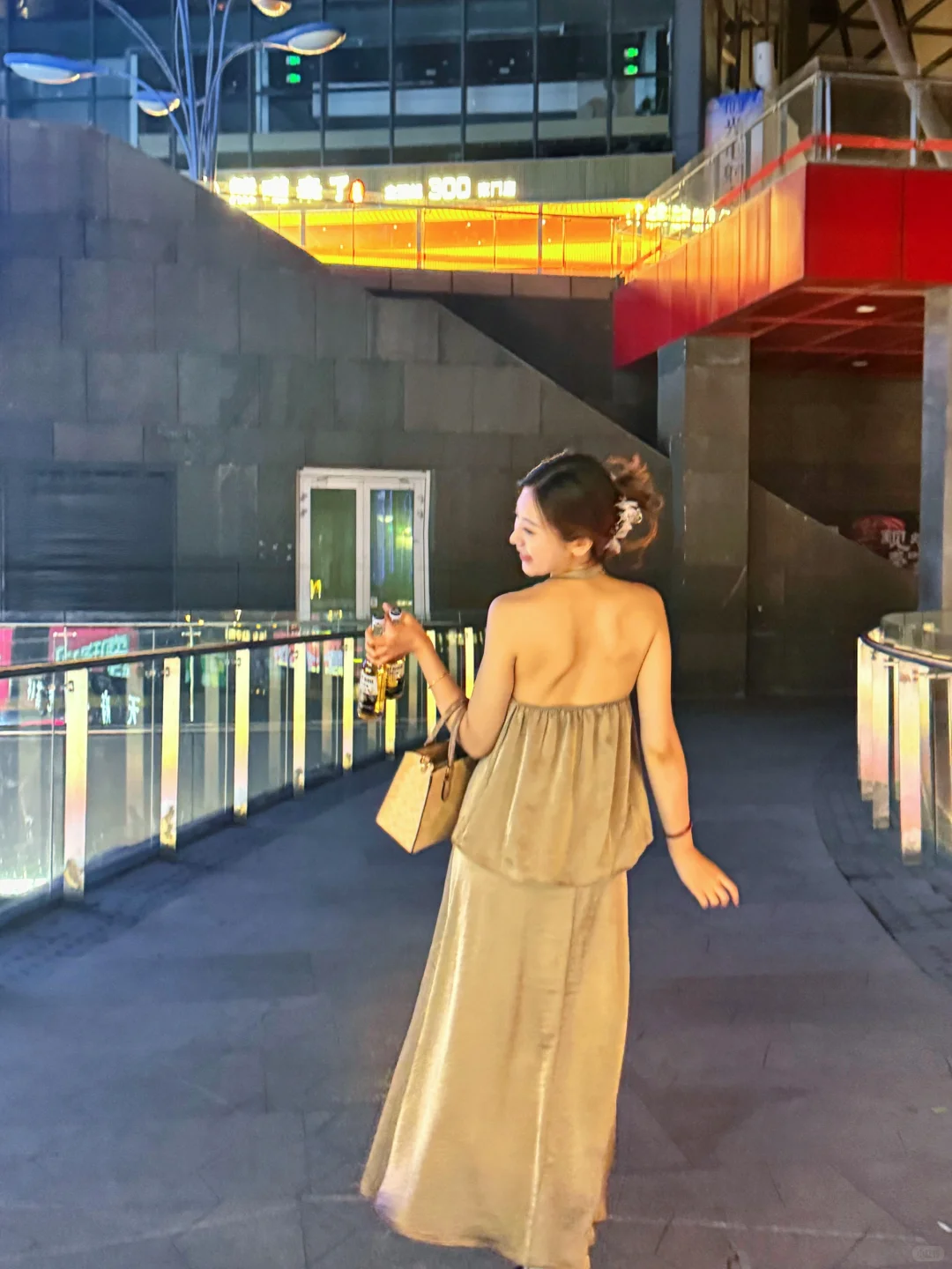 漂亮小姨