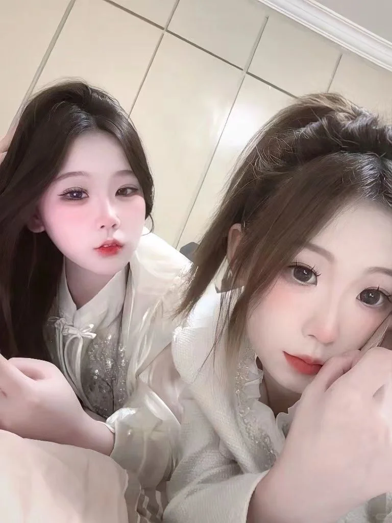 美女当然是和美女玩啦 快乐加倍