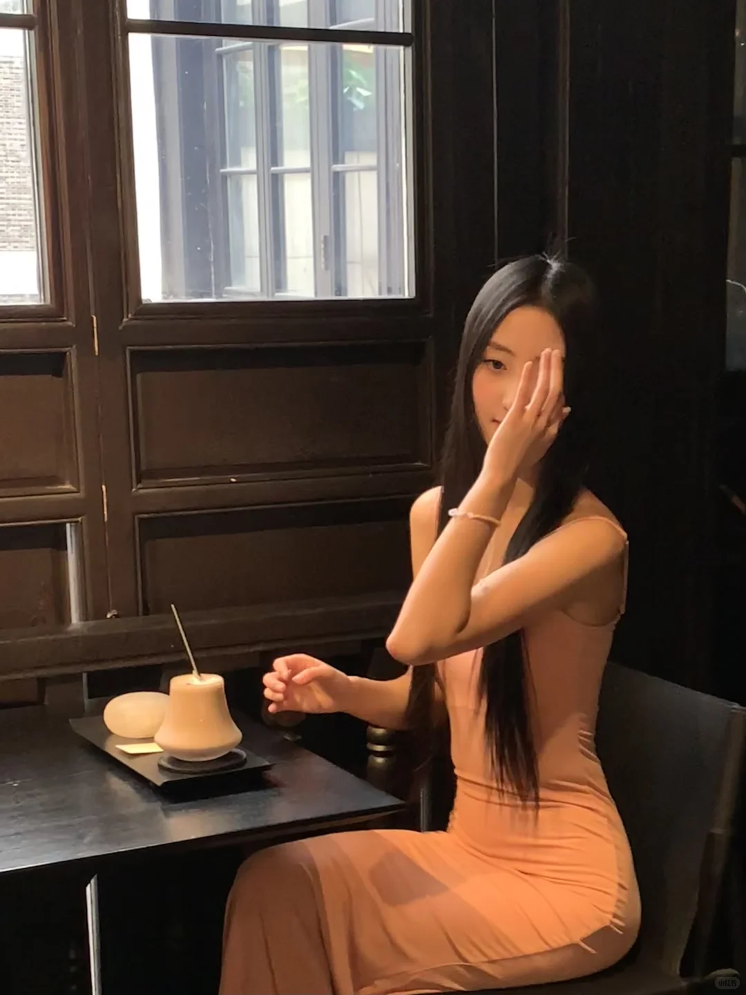 爱上了这条粉色吊带裙