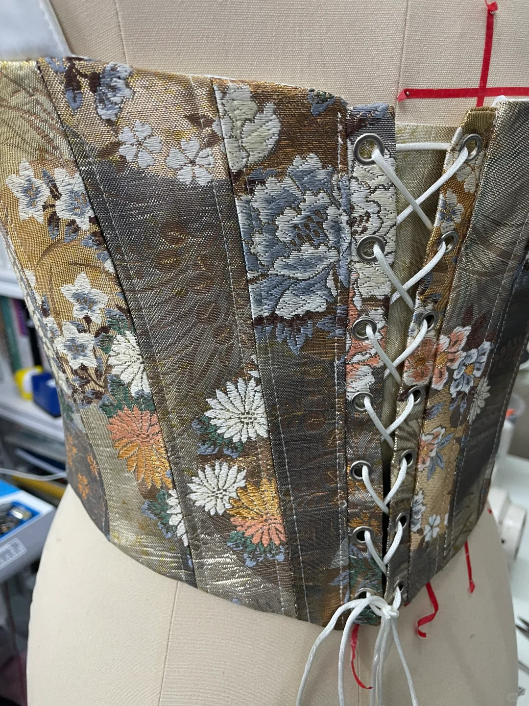 西阵织改鱼骨绑带胸衣