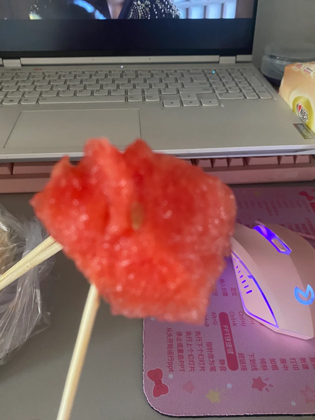 女大学生上学了！！