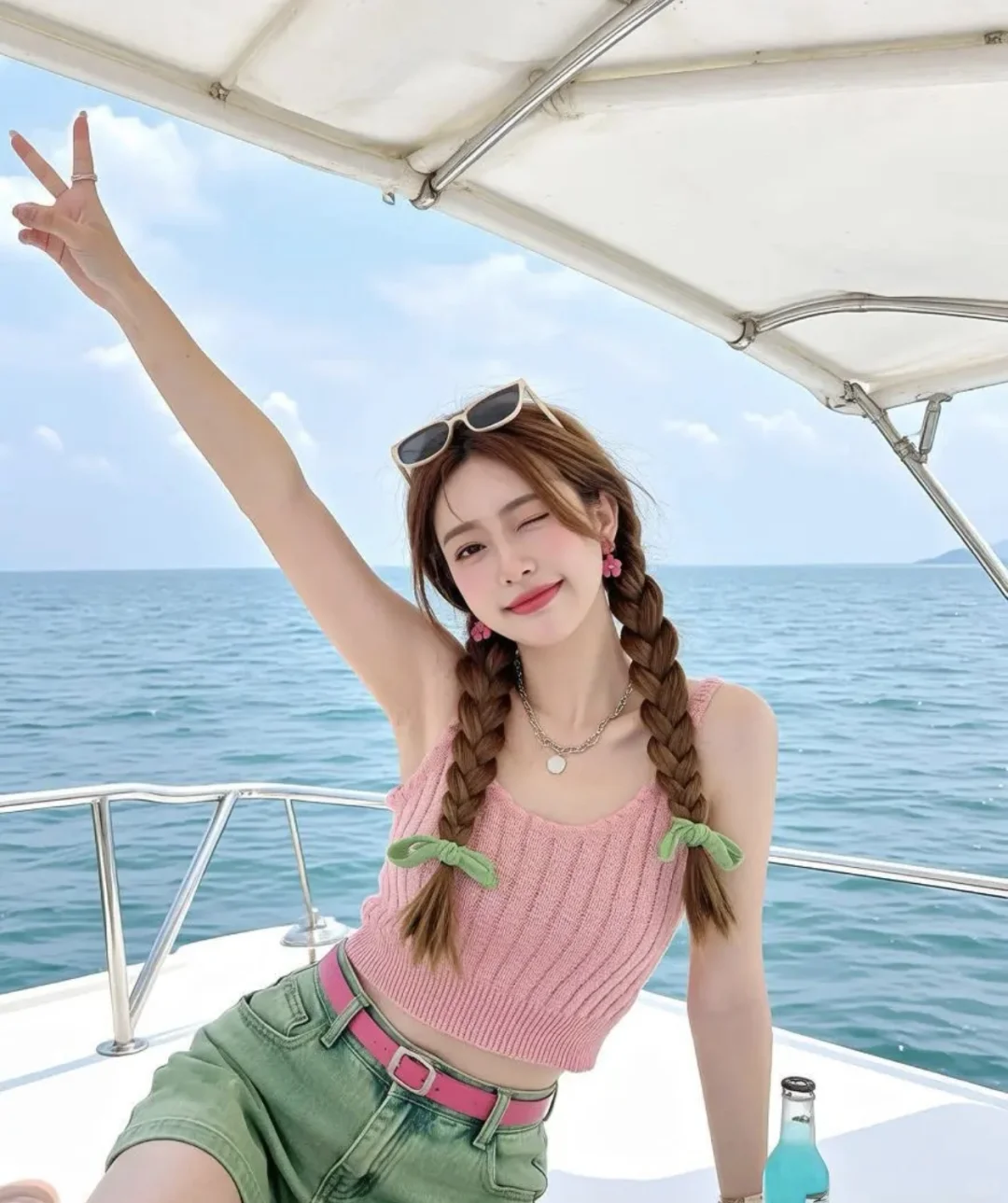 冲向海面的太阳🌊跟明媚的她合影女头像