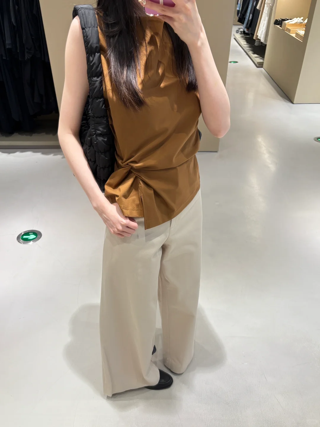 COS | 扭结新色 |