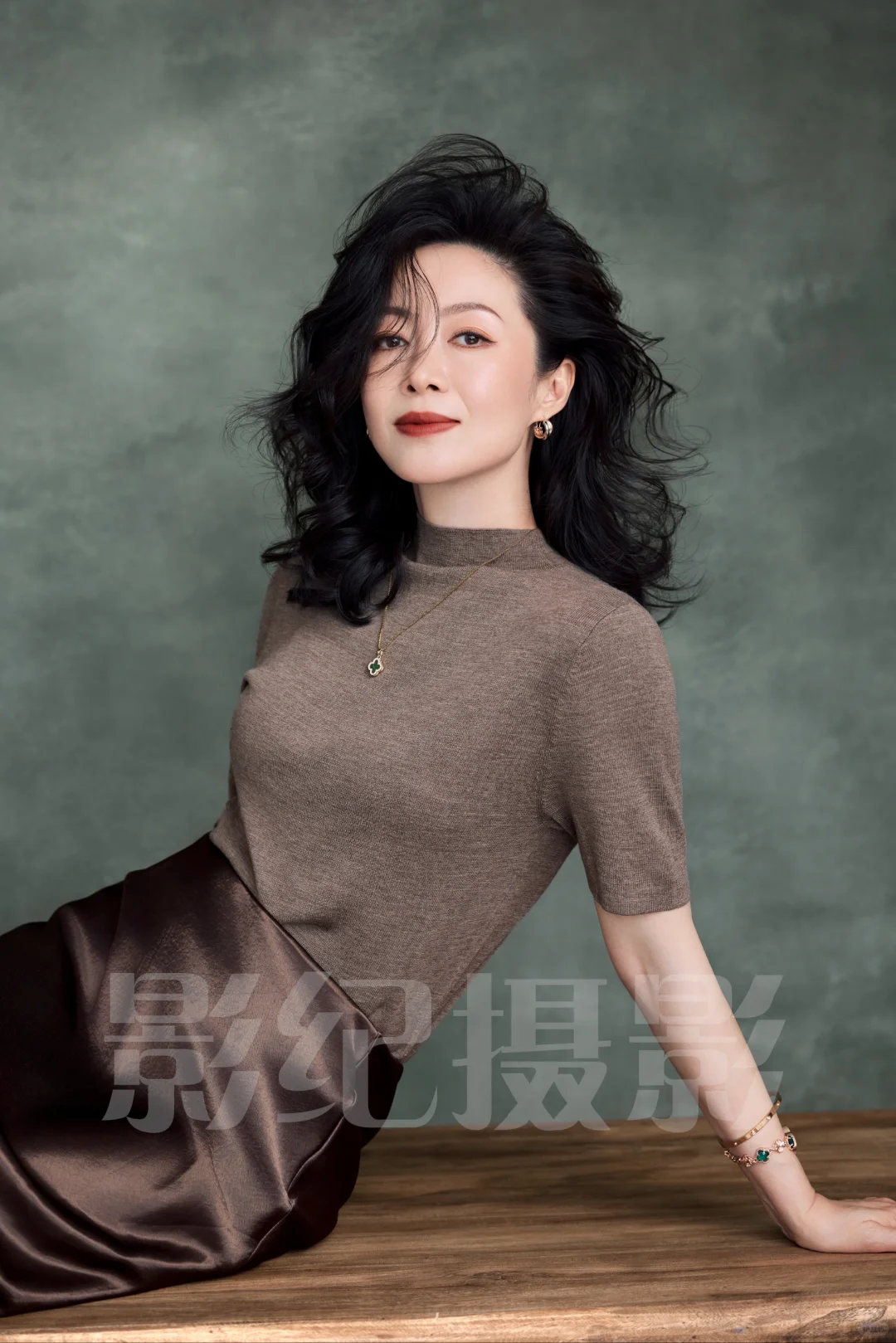 50岁姐姐的肖像写真，这才是中年女人成熟美
