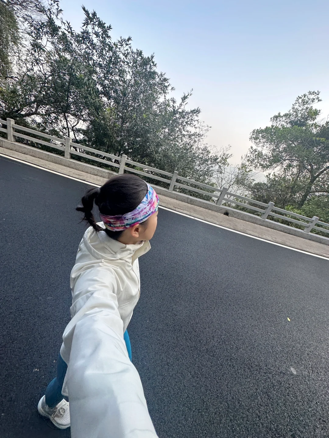 早起爬山路7公里、这腰怎么样