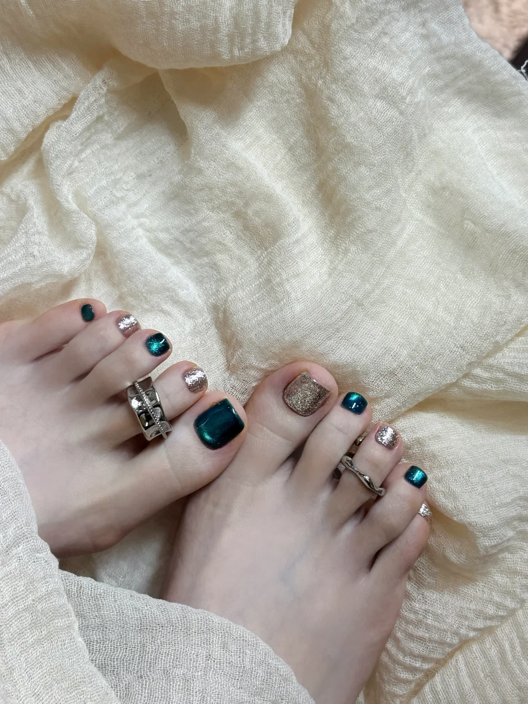 谁做谁显白的脚指甲