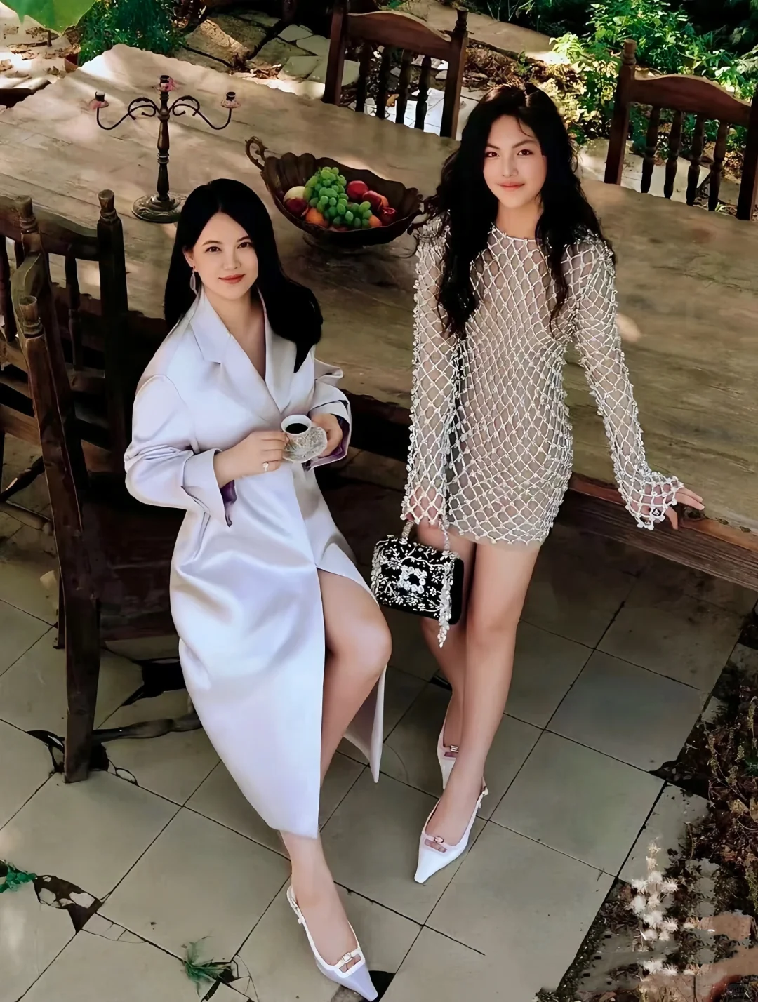 妈妈一直培养她，做一个高雅的“名媛”