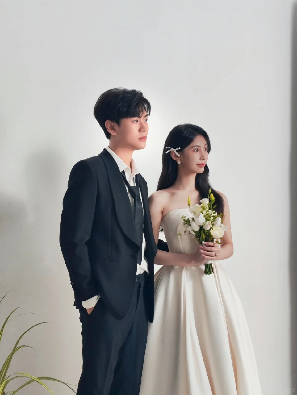 模特林林的一些写真与婚样