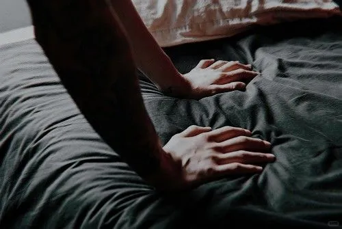绘画素材收集—暧昧画面参考素材