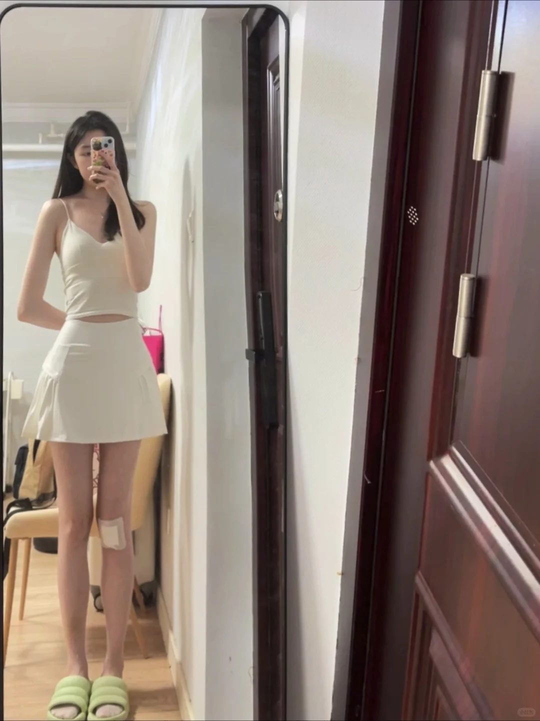 试衣服（战损版）膝盖受伤了能做啥运动啊