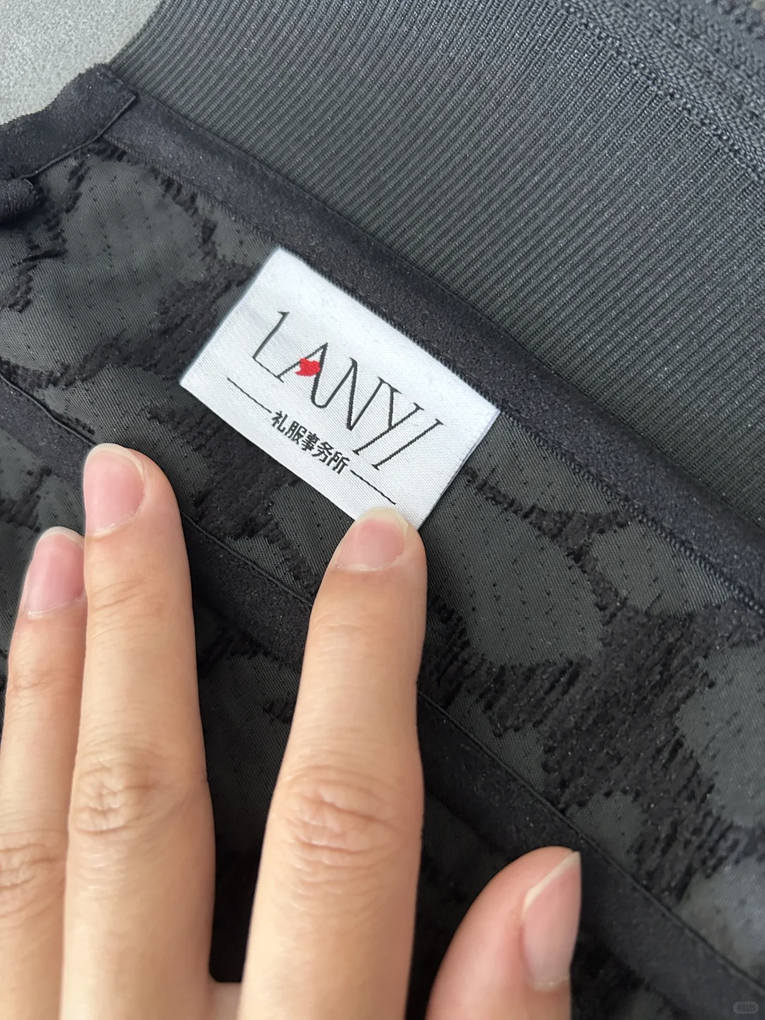 lanyi礼服出！！穿着小了！只试穿一次