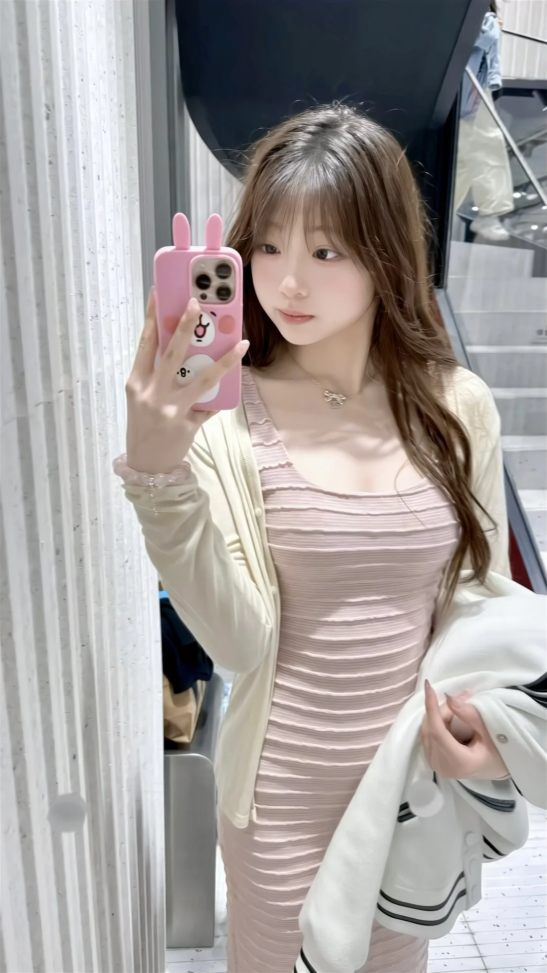 这条裙子谁穿谁好看