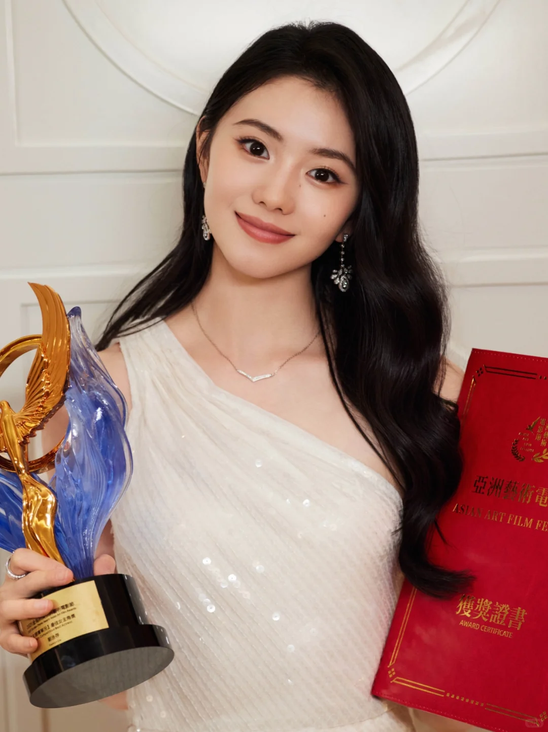 最佳女主的刘浩存 幼态轮廓暗藏倔强