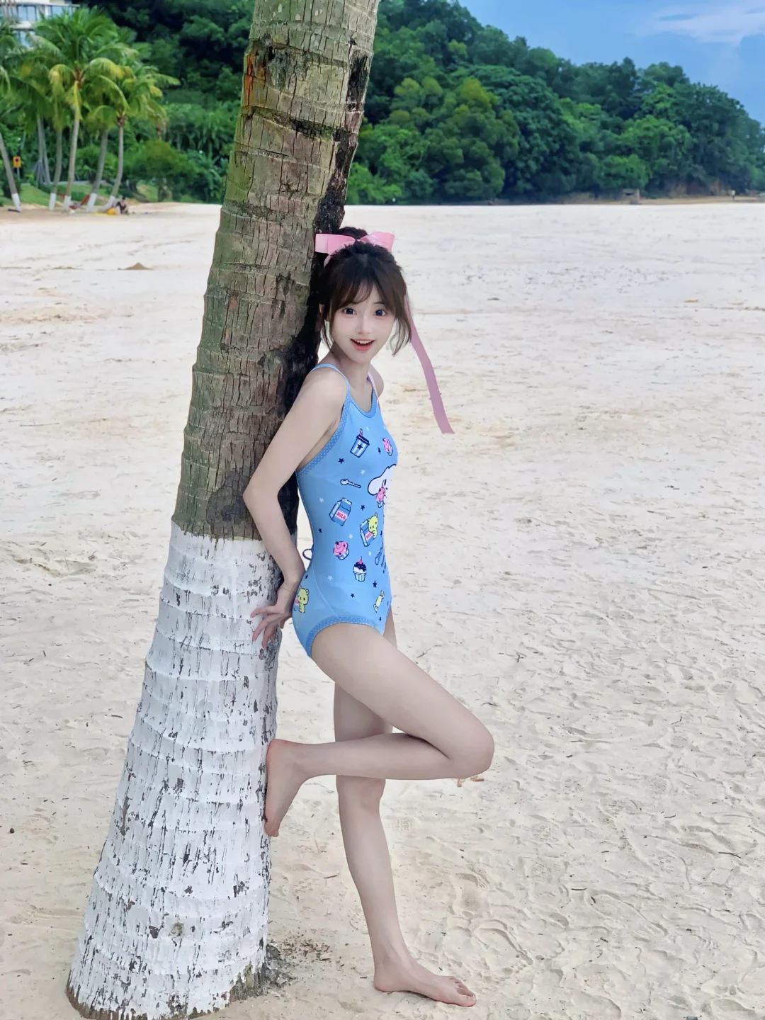 一穿上泳衣就变甜妹啦！！💕