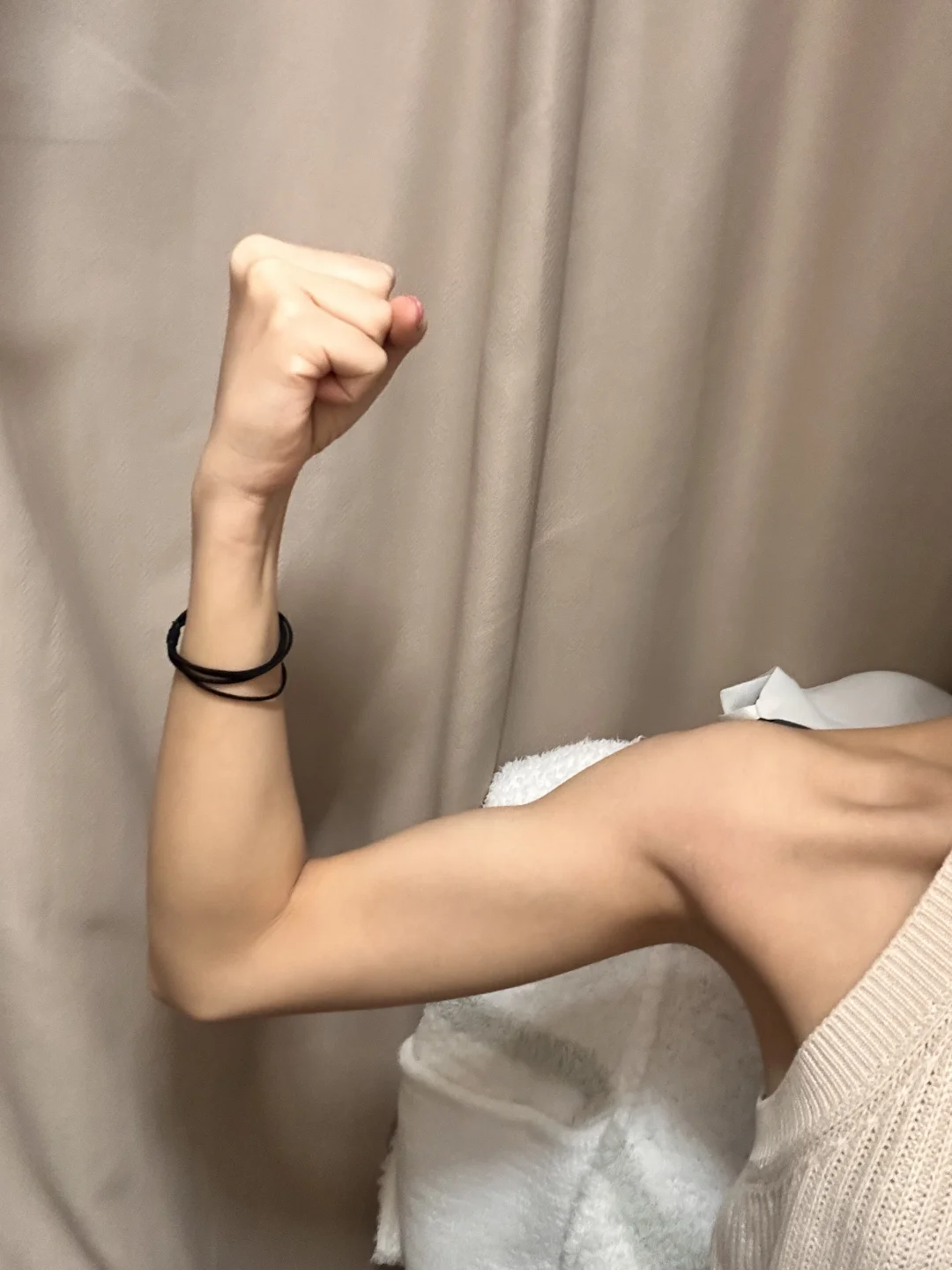 我的手臂肌肉线条好明显