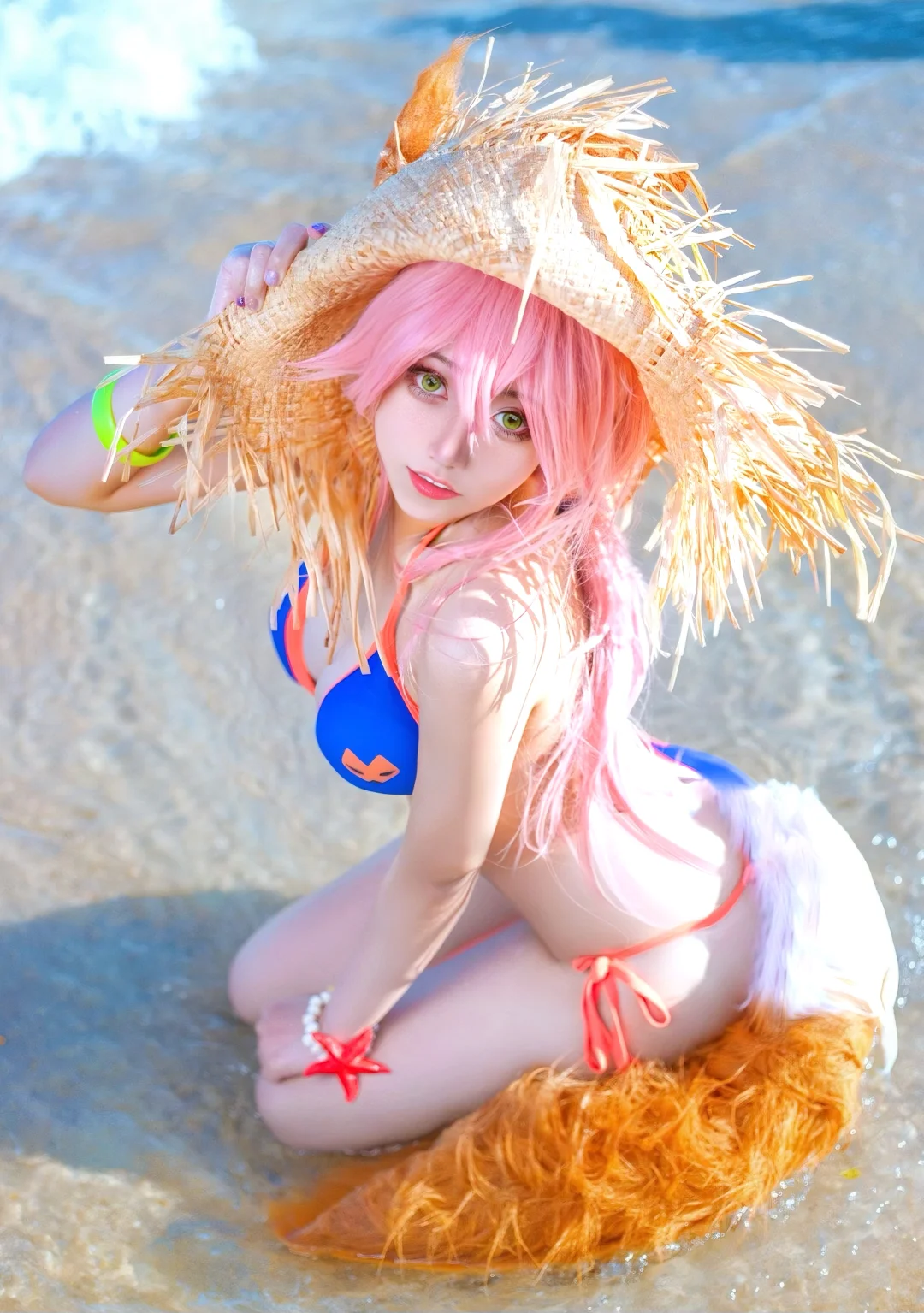 夏天=海边🏝️+草帽👒+老婆🦊