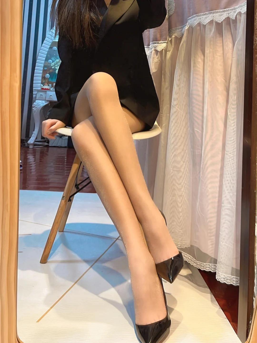 疫情期间只有高跟鞋使我快乐