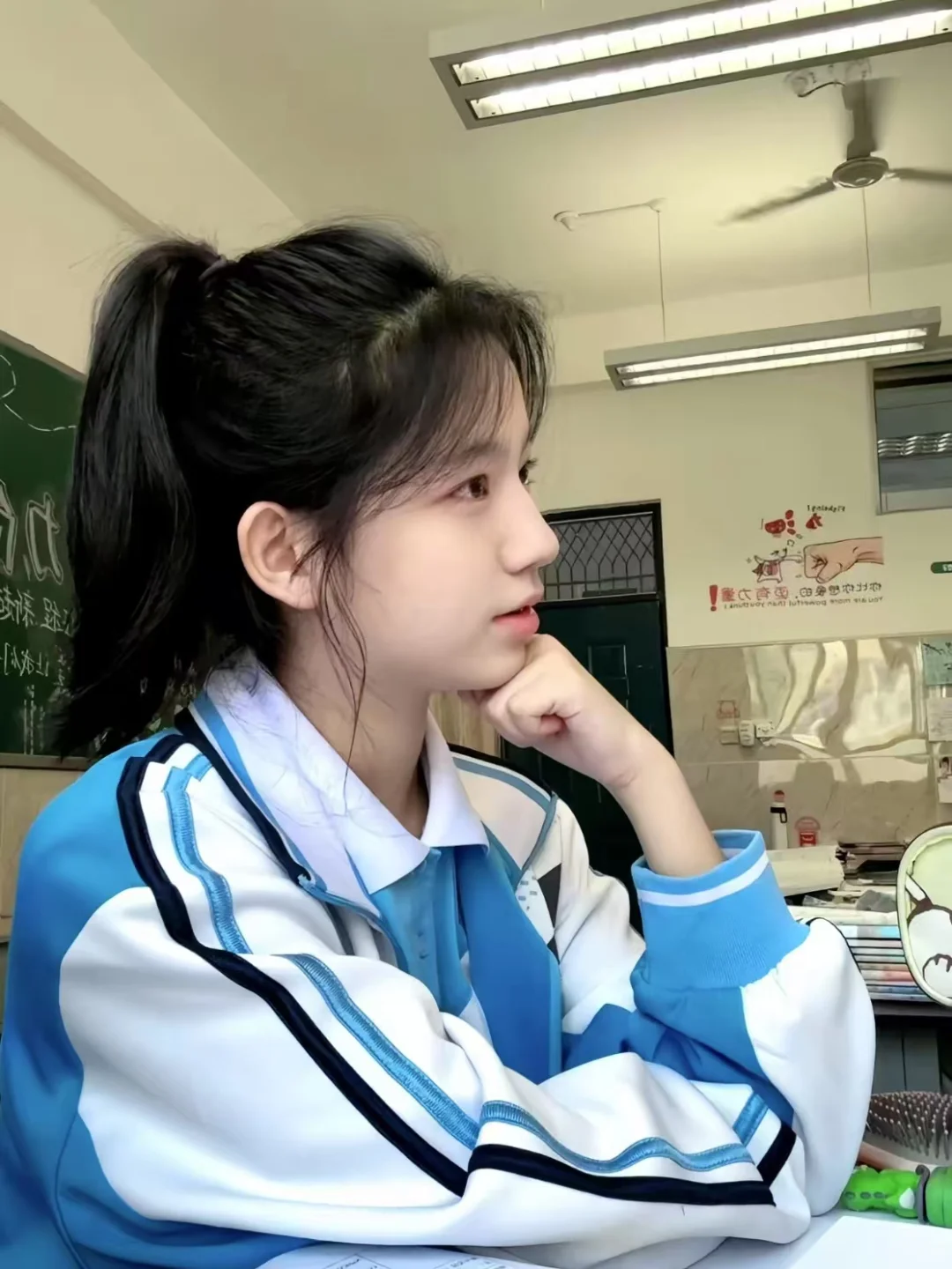 05女高｜班主任近距离都看不出伪素颜
