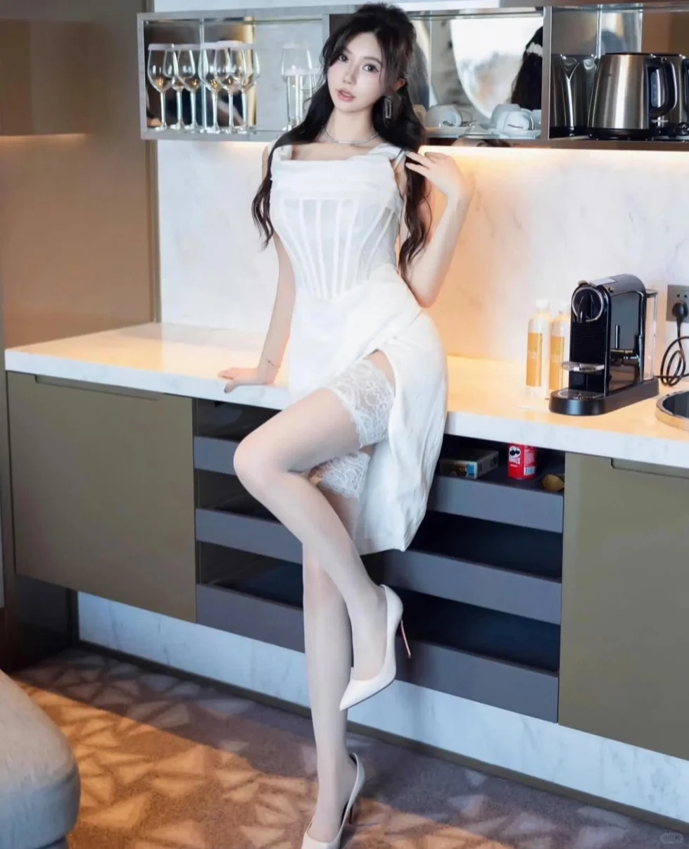 御姐模特一枚 挑战和摄影师约拍的一天