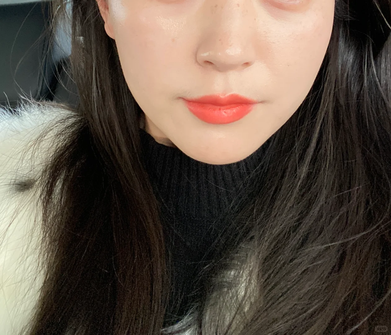 的确不是一眼惊艳的淡颜系长相