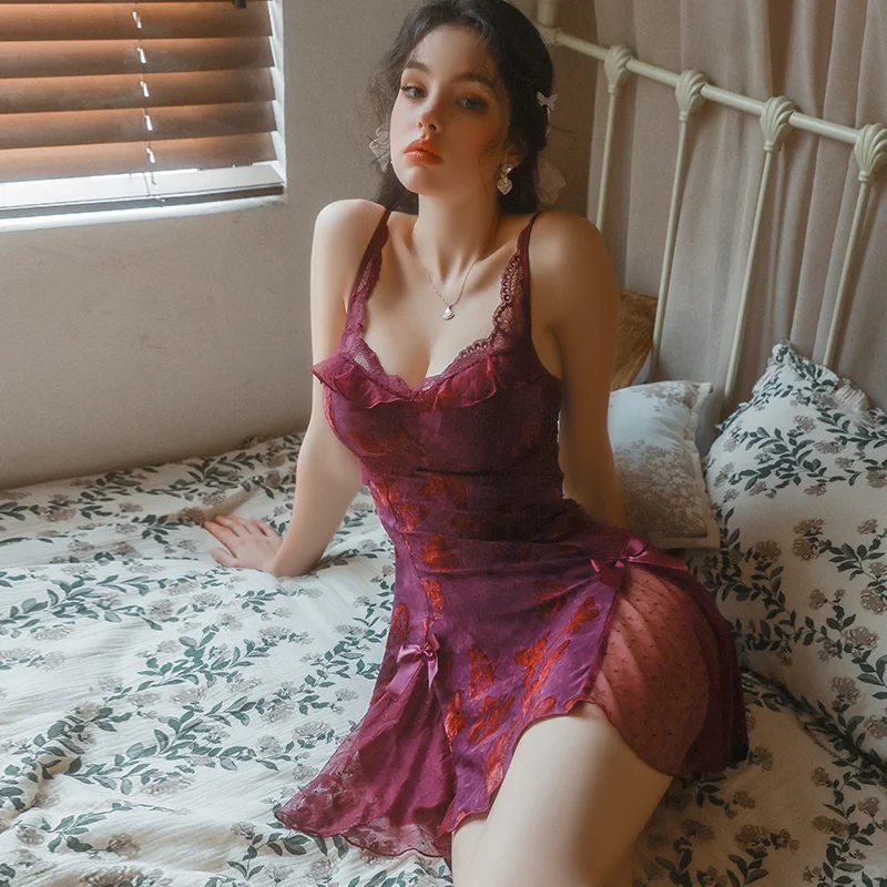 💜这件紫色睡裙也太撩了吧！