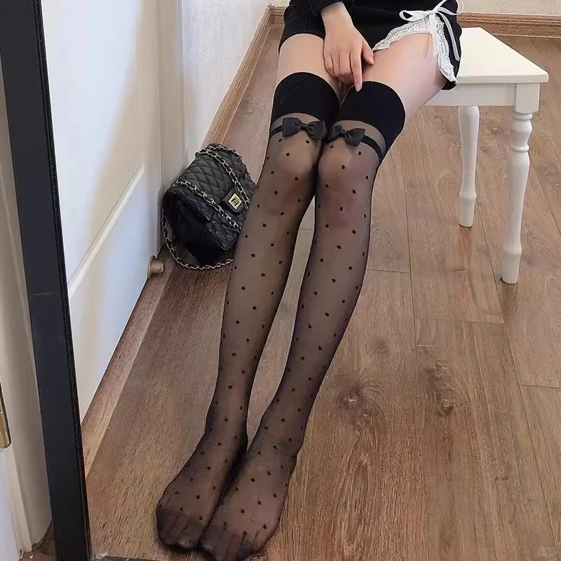 不是 🎀波点蝴蝶结袜子也太甜了吧！