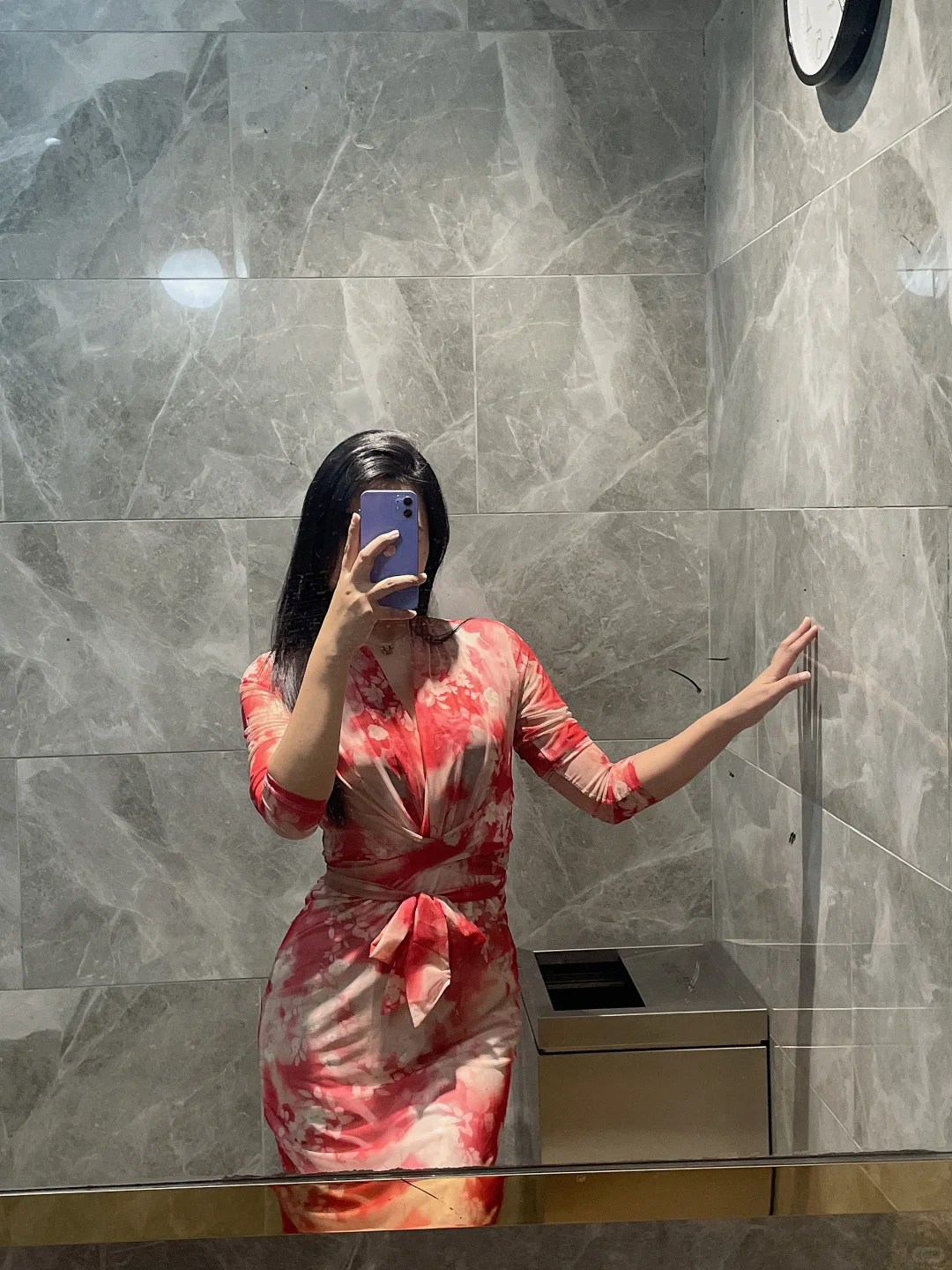 这款连衣裙太显身材了吧