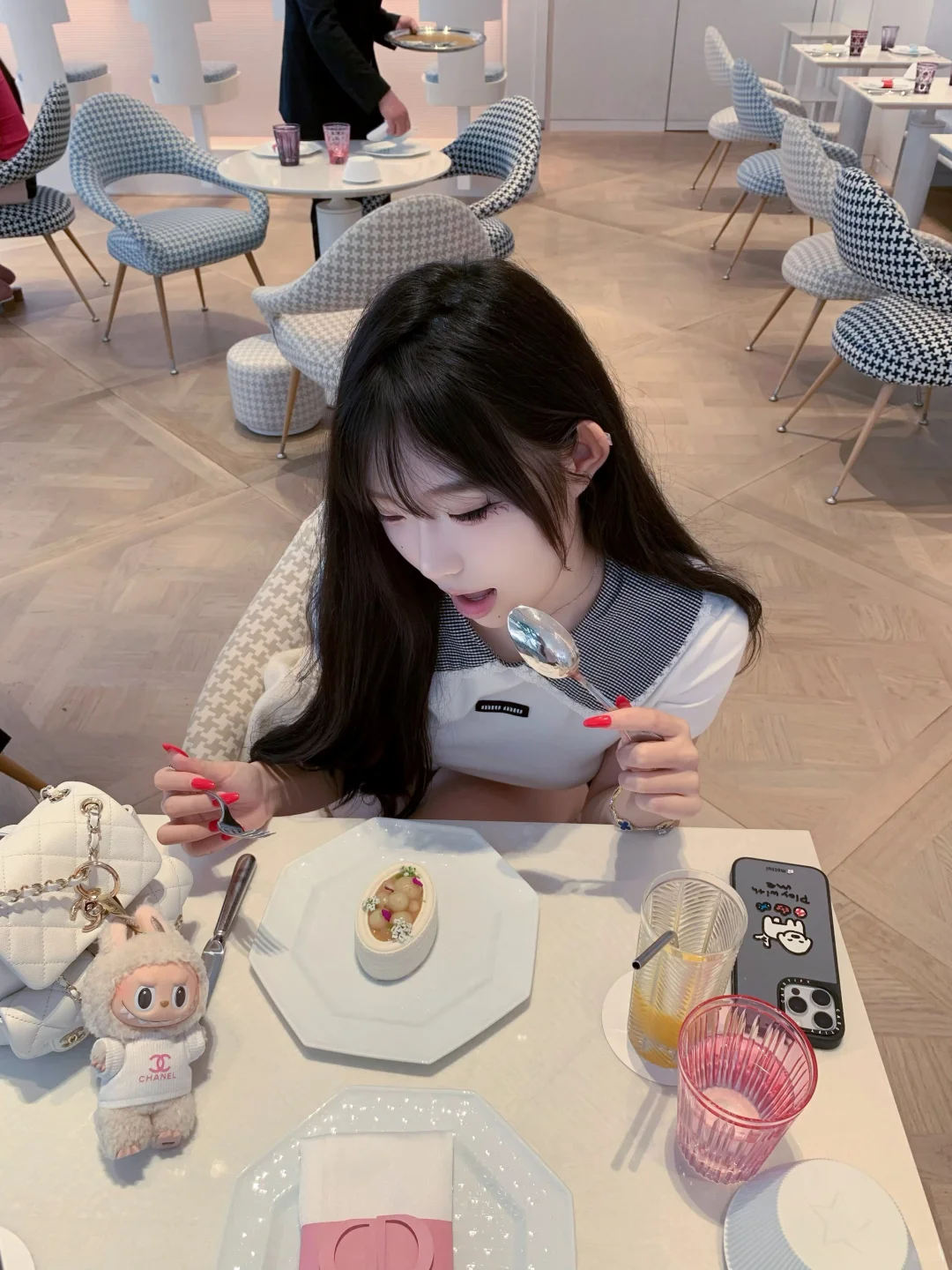 你和她玩吧 我只是爱绝交的小学生🍽️