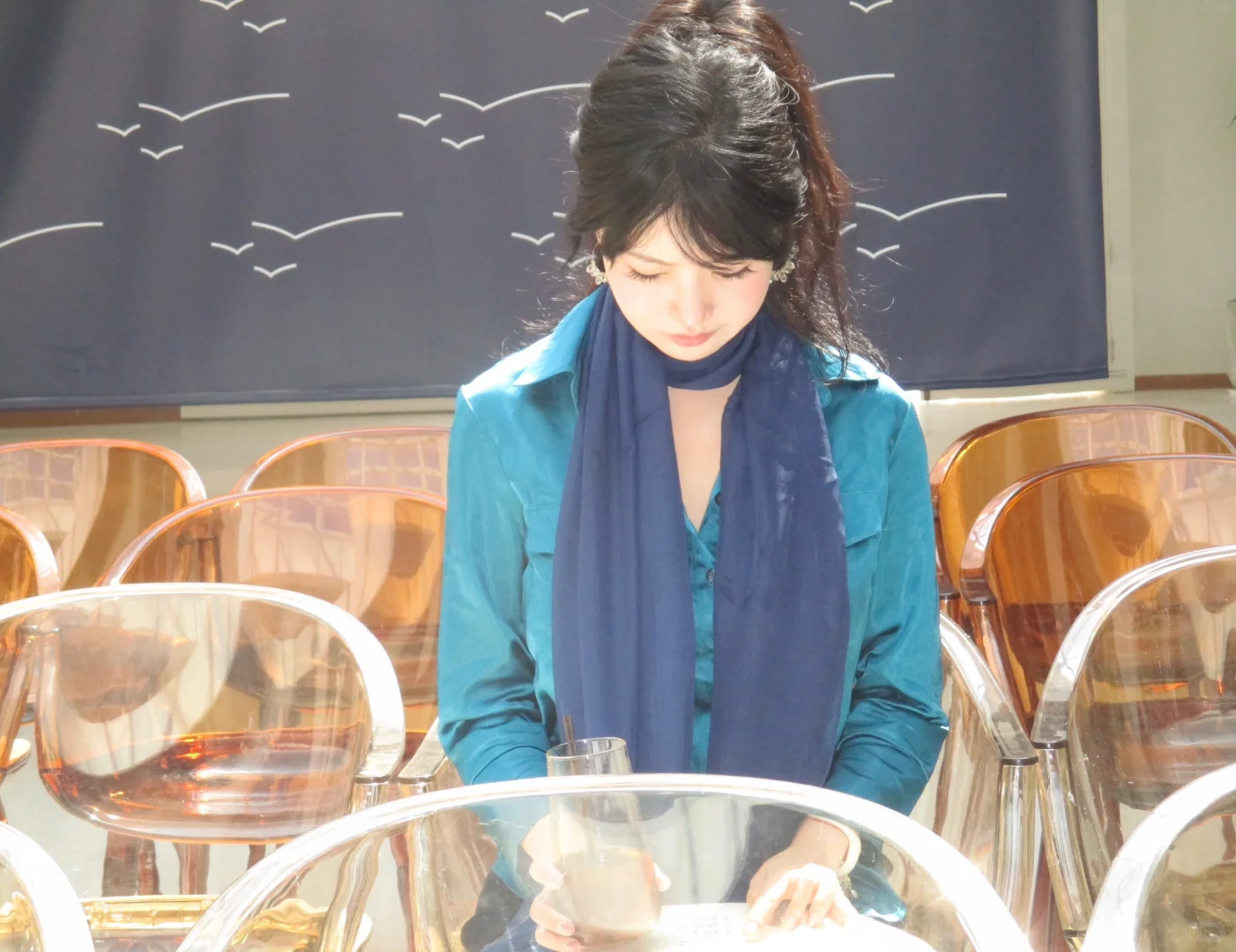 美女就要穿一眼惊艳的颜色啊