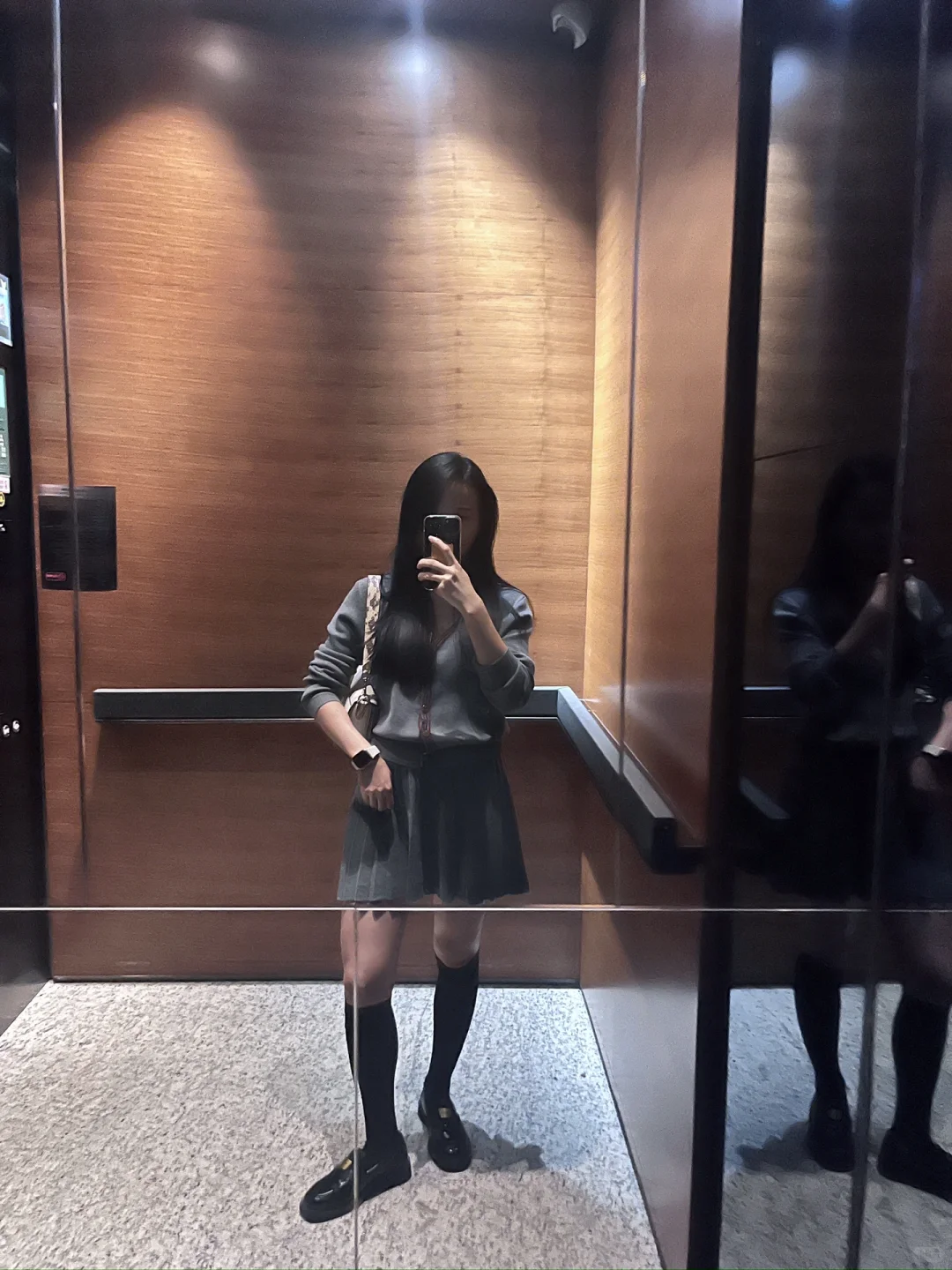 丝袜加小腿袜穿搭会很突兀吗