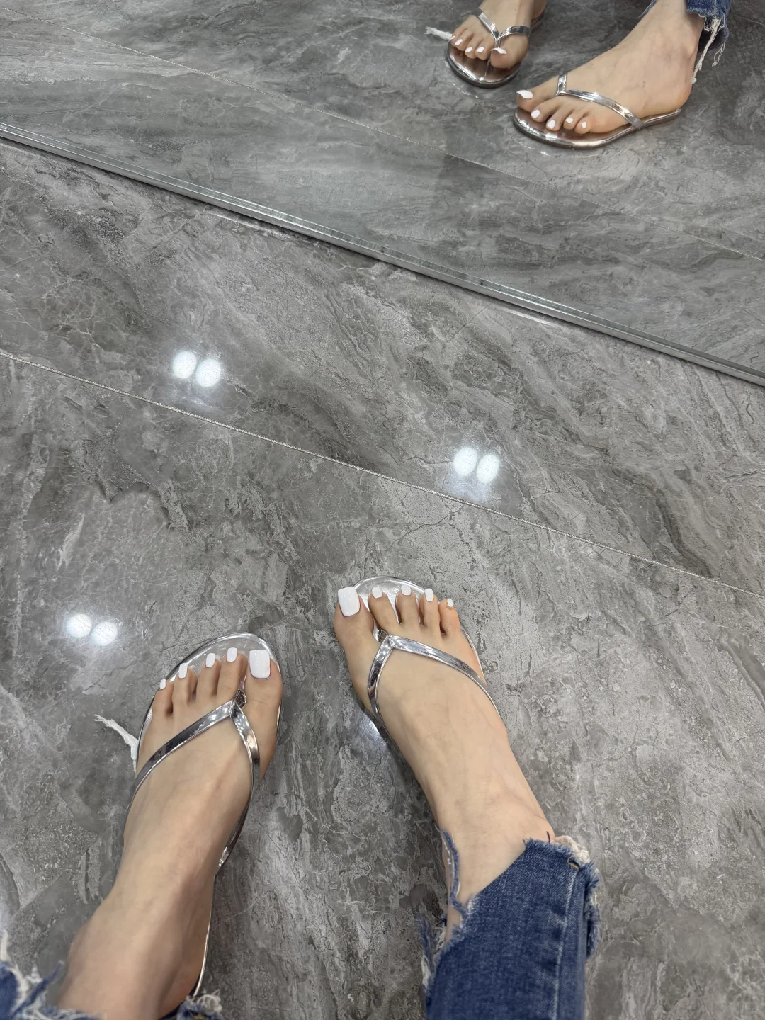白色的美甲越看越爱
