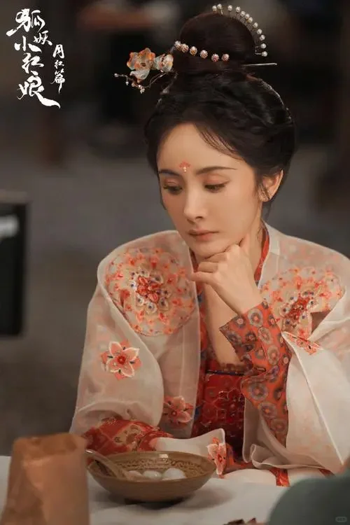 杨幂的百变汉服秀，让人看不够！