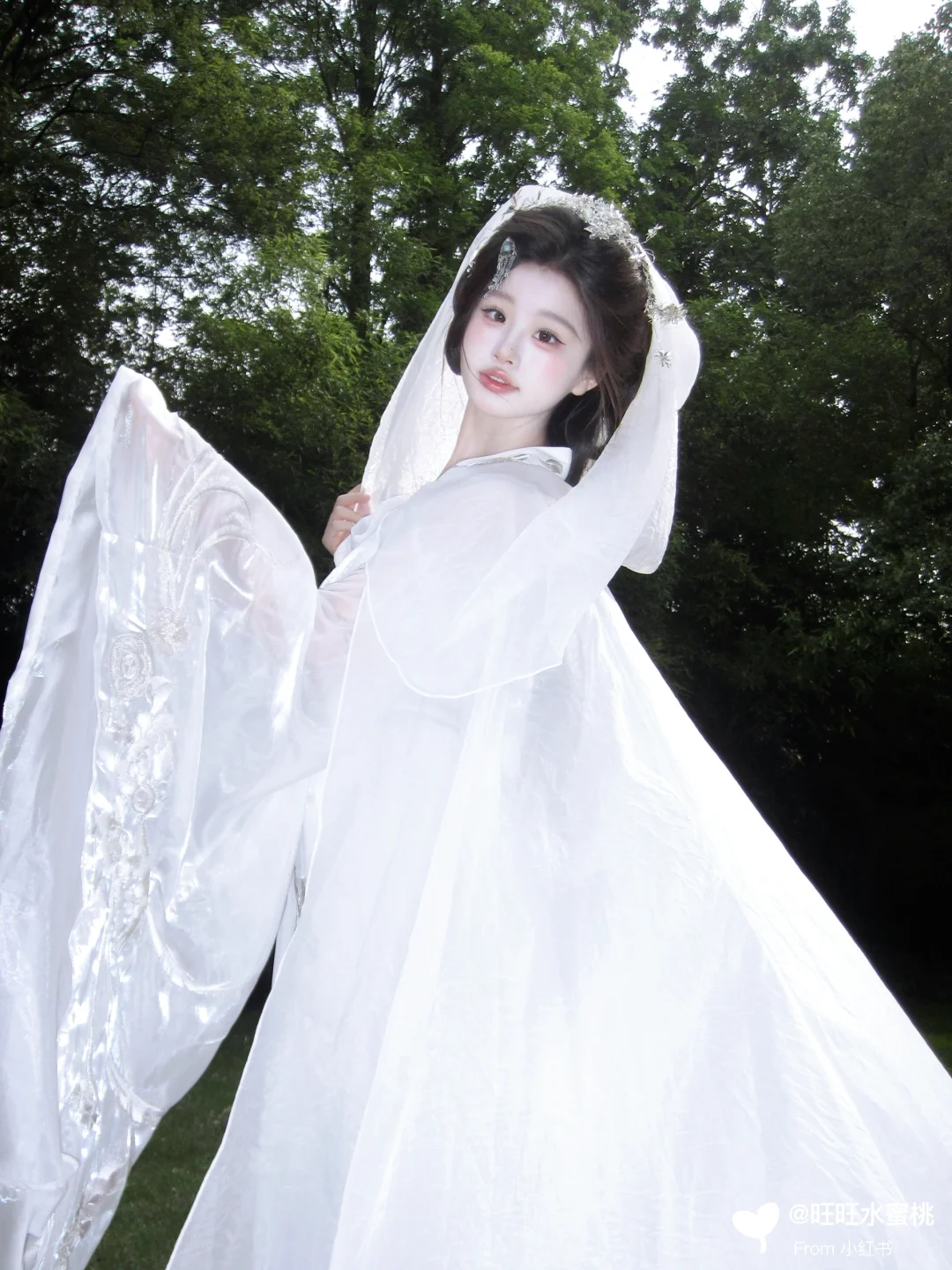 “三界皆苦 众生泅渡” 这简直就是白月光神女