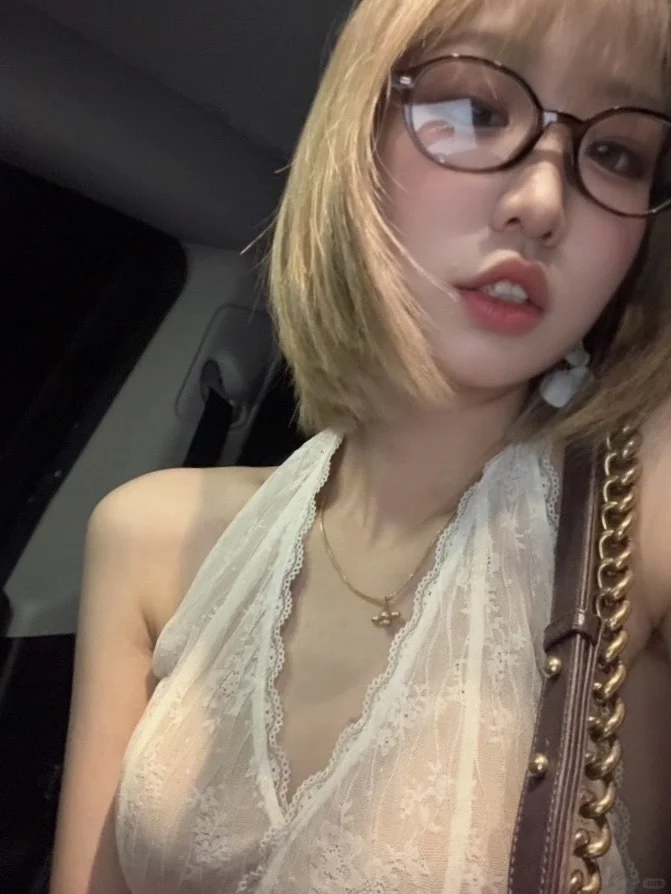 看那艺娜巡如演ootd