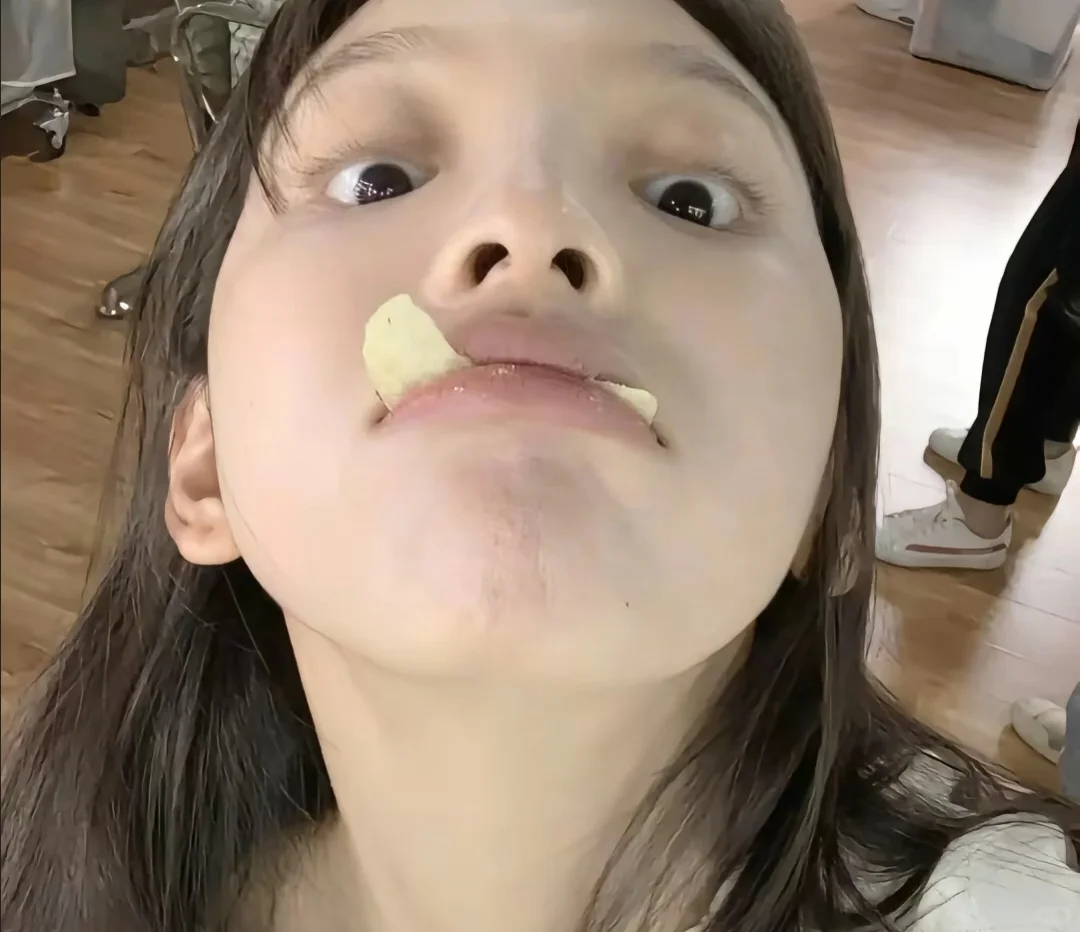 这是什么笨蛋美女啊😍