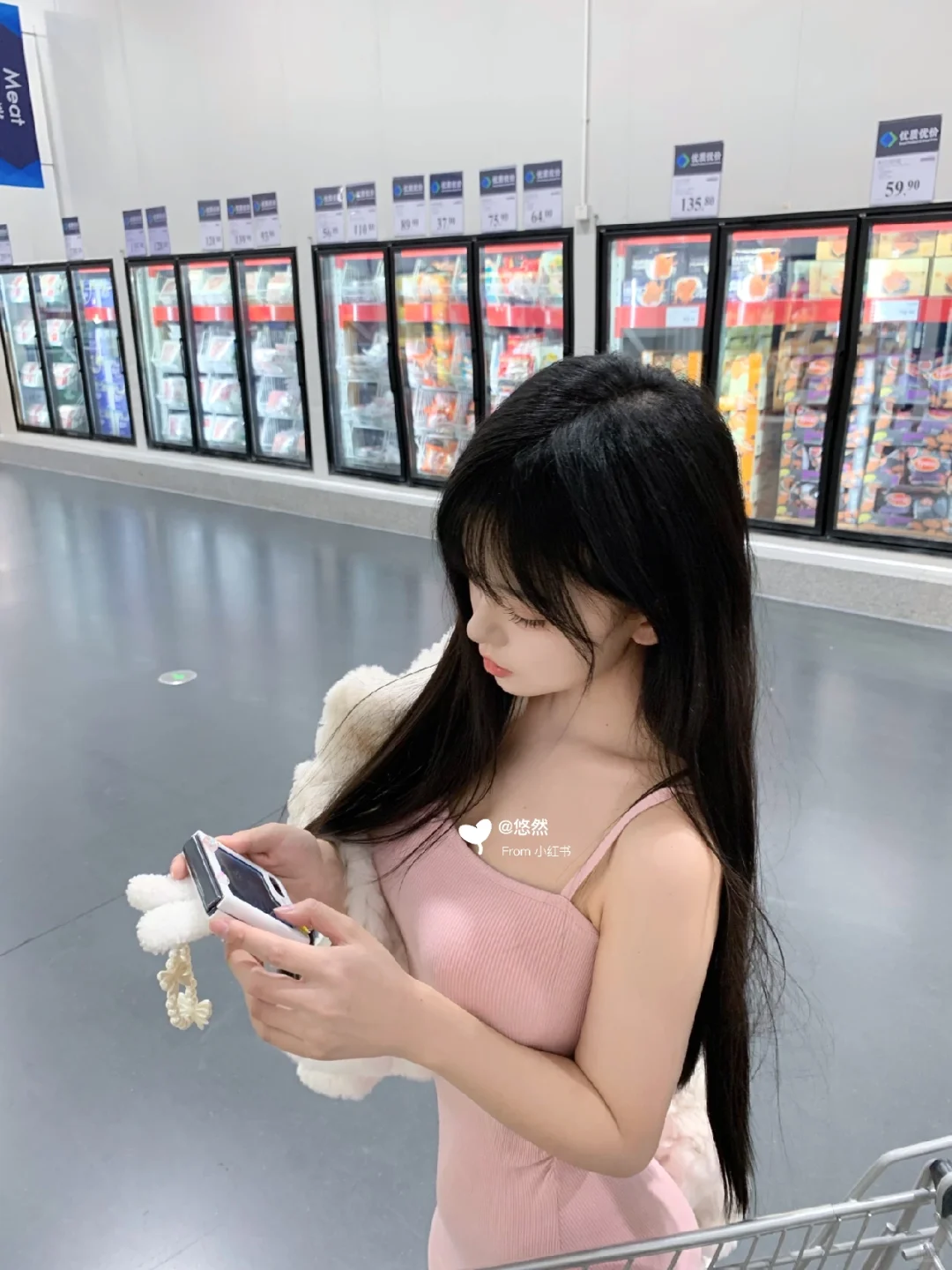 我女朋友好可爱哇～我好喜欢她啊啊！！
