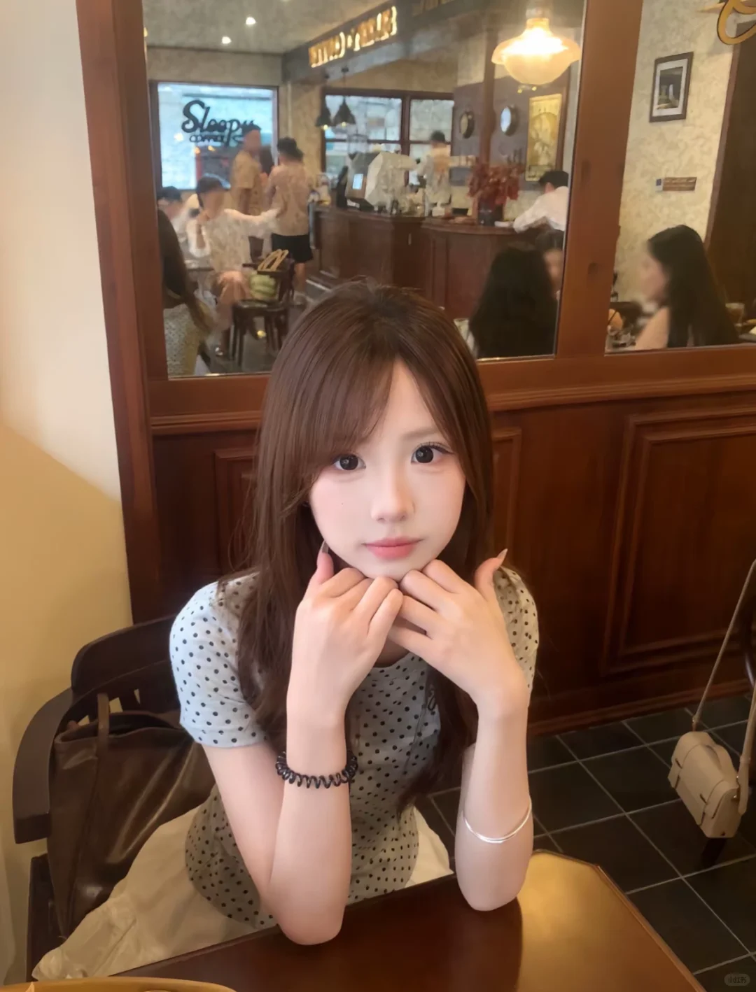 清纯小众 在校大🐰蹲摄影师