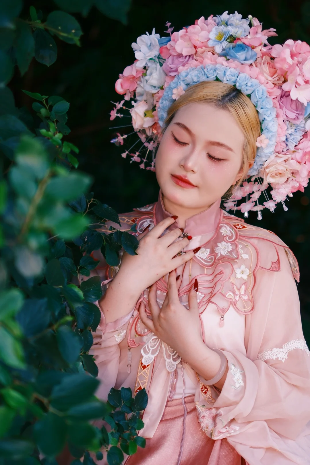 青丝簪花，自成风华🌸