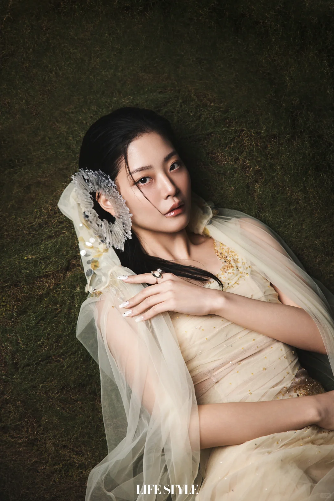 在首尔策划了一组郑受彬破碎感美少女拍摄