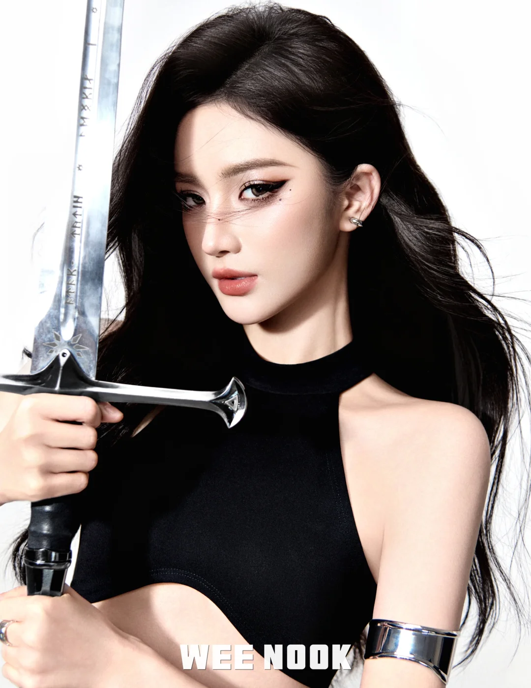酷飒战神🏹轻烟熏弓箭冷艳女武神御姐写真