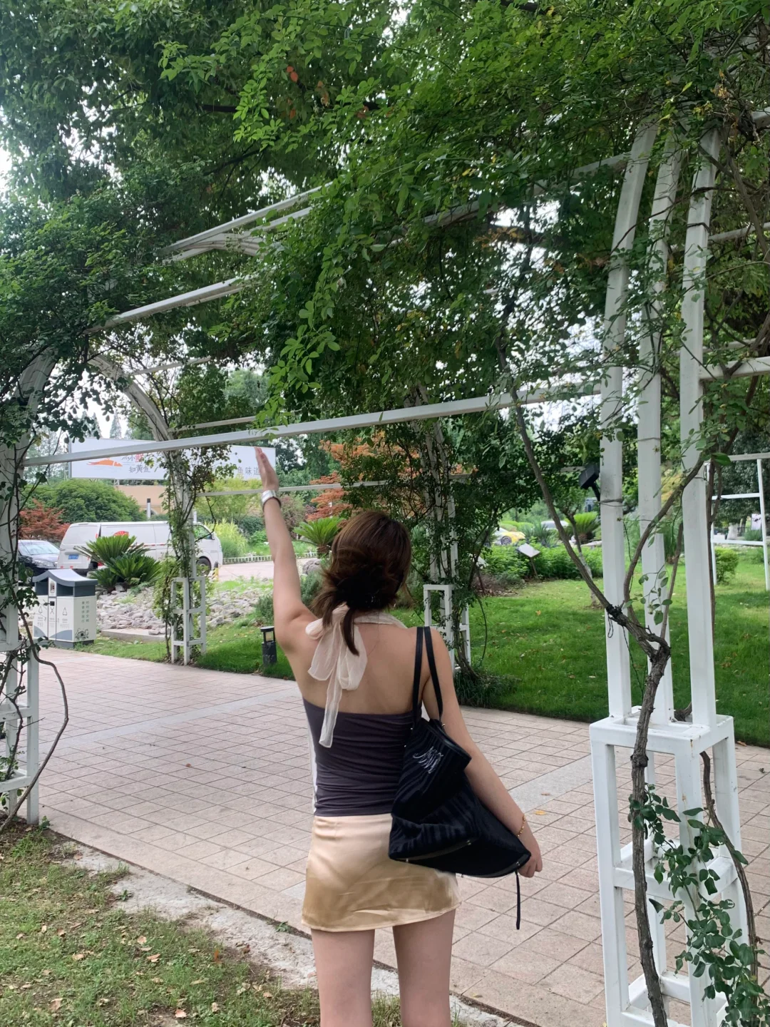 这么完美的身材当然要露出来啊。