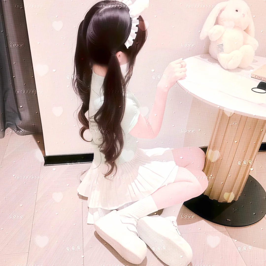 这么甜的女孩子谁能不爱啊～
