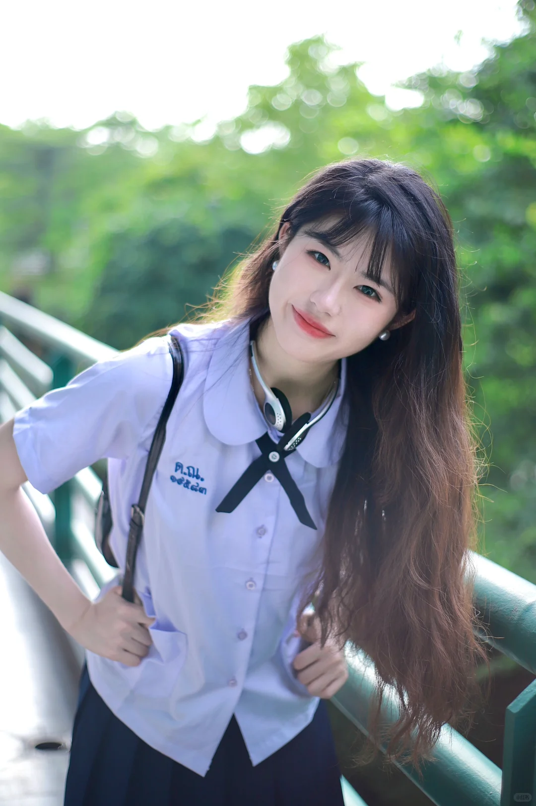 能闻到清新的绿色和校服香~
