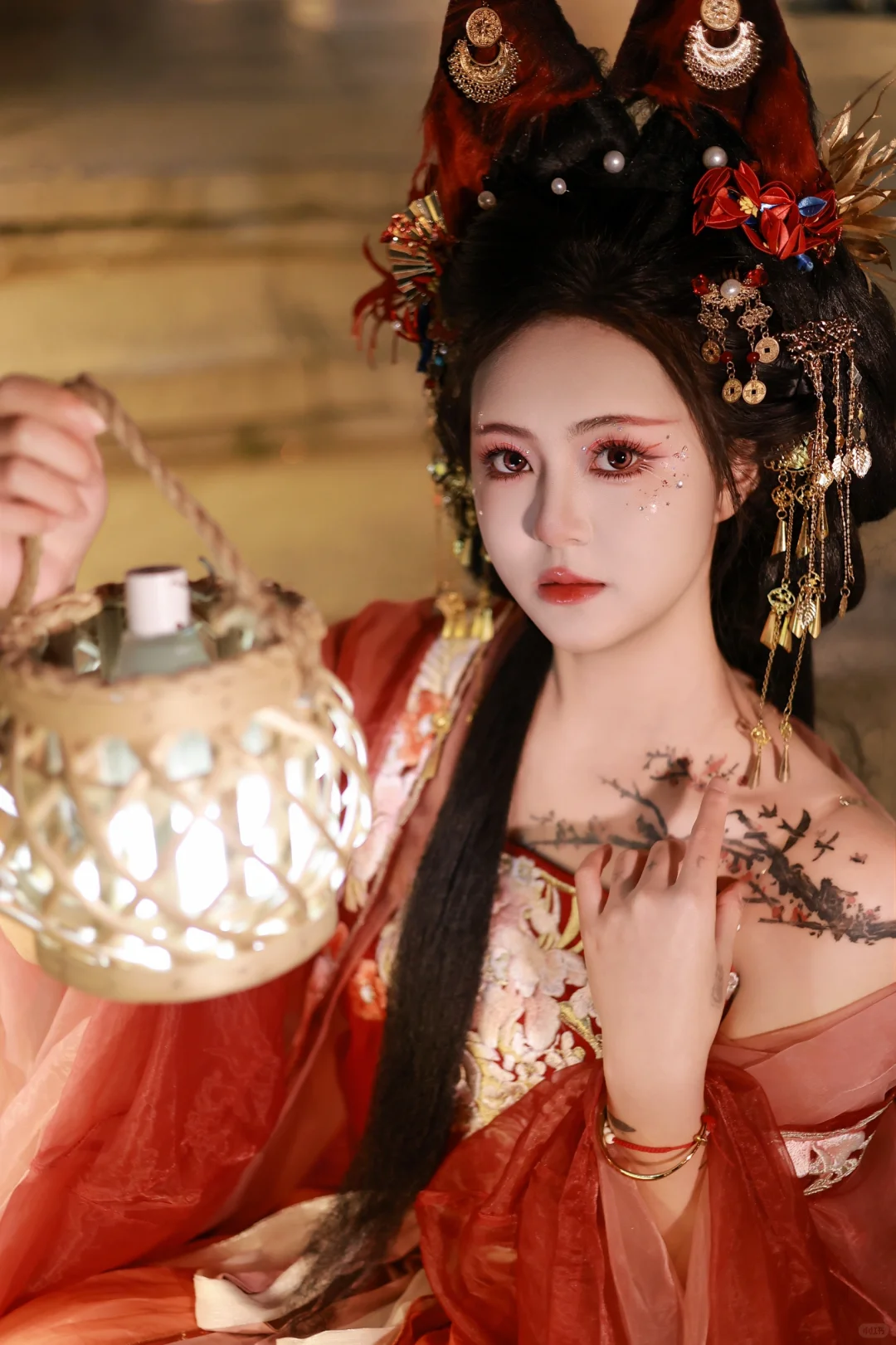 "着一袭华裳，赠我一场古时梦"