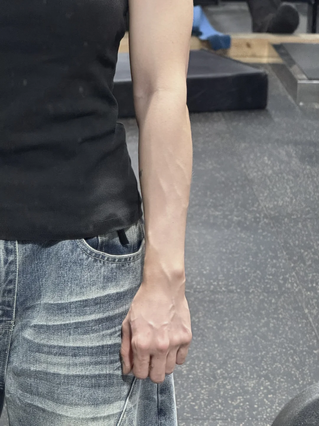 160小骨架薄肌健身女